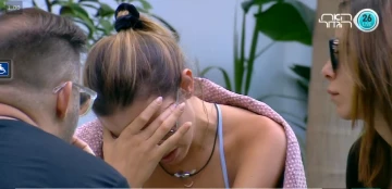ציפי זורקת גפרור וזה מספיק לרומי כדי לעשות סצנה על חשבון אייל