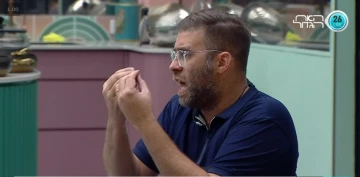 אורן חזן עם דמעות בעניים אתם נופלים למלכודת של מירי ובאים אלי באשמות